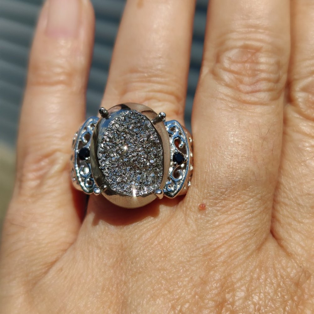15.90 CT PLATINUM DRUSY QUARTZ AND BLACK SPINEL RING
